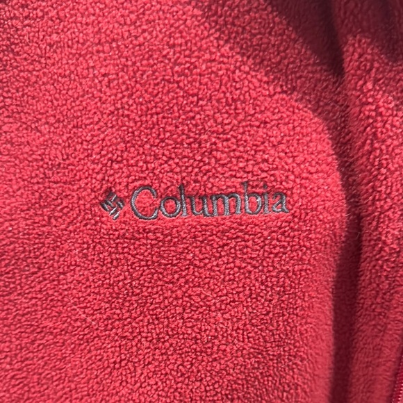 ! EUC Columbia Burgundy XL Fleece Vest w/ Zippers ! - Picture 3 of 6